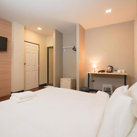 Z Go Inn Bts St Louis Silom V โกอินน์ บีทีเอส เซนต์หลุยส์ สีลม 3 Μπανγκόκ Εξωτερικό φωτογραφία