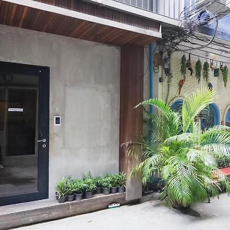Z Go Inn Bts St Louis Silom V โกอินน์ บีทีเอส เซนต์หลุยส์ สีลม 3 Μπανγκόκ Εξωτερικό φωτογραφία